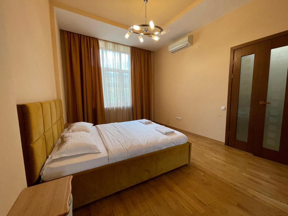Avangard Qn Romana Apartment Lviv Luaran gambar
