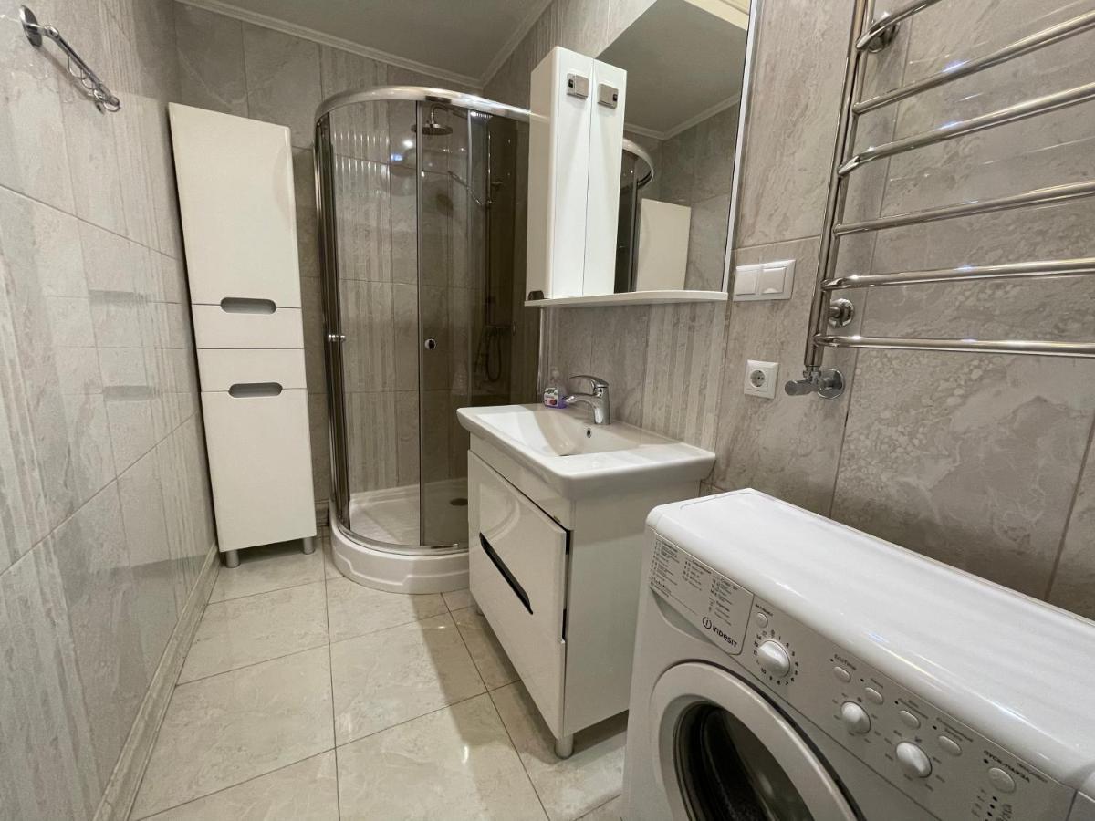 Avangard Qn Romana Apartment Lviv Luaran gambar