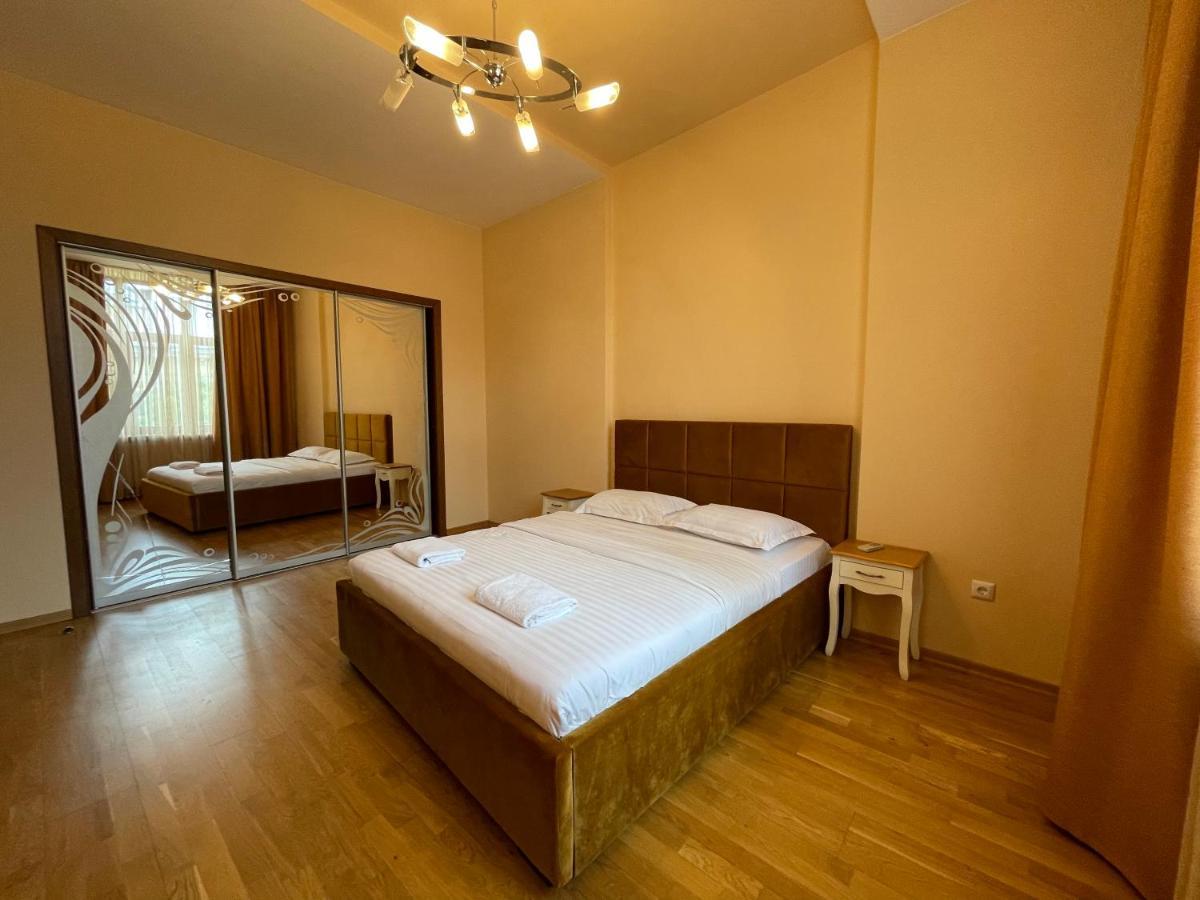 Avangard Qn Romana Apartment Lviv Luaran gambar